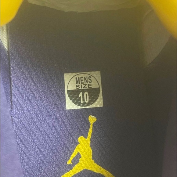 Air Jordan - Picture 2 of 6